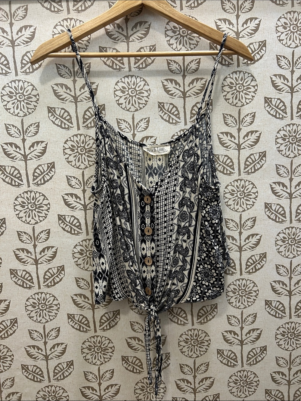 Peach Love California Black & White Printed Tie-Front Cami